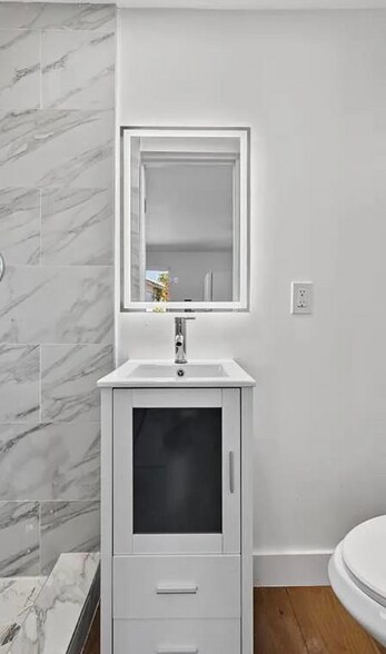 Building Photo - 621 SE 1st St