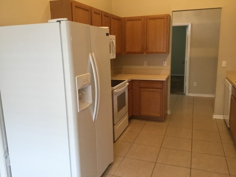 Building Photo - 10625 Cami Ct