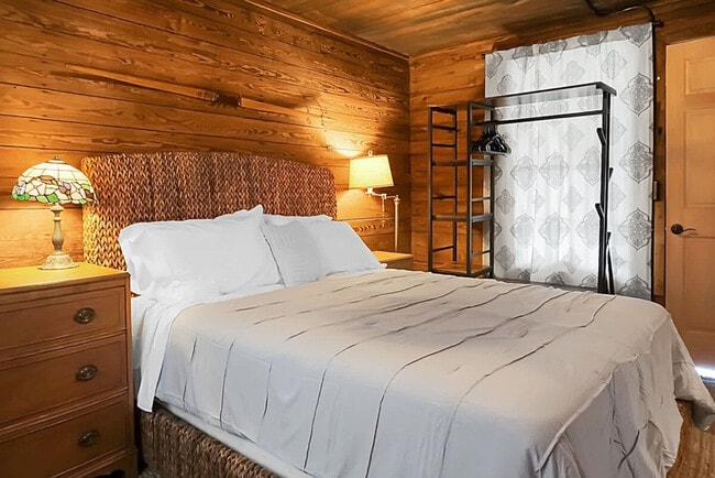 Building Photo - 7951 Doar Rd