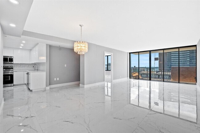 Building Photo - 780 NE 69th St