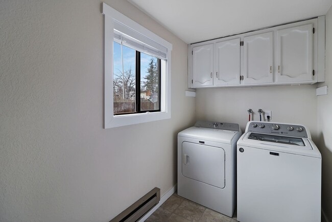 Building Photo - 3 Bed 2 Bath - Pet Friendly - NAS Whidbey