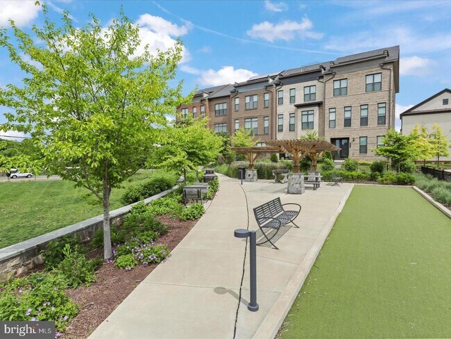 Building Photo - 12293 Sessile Commons