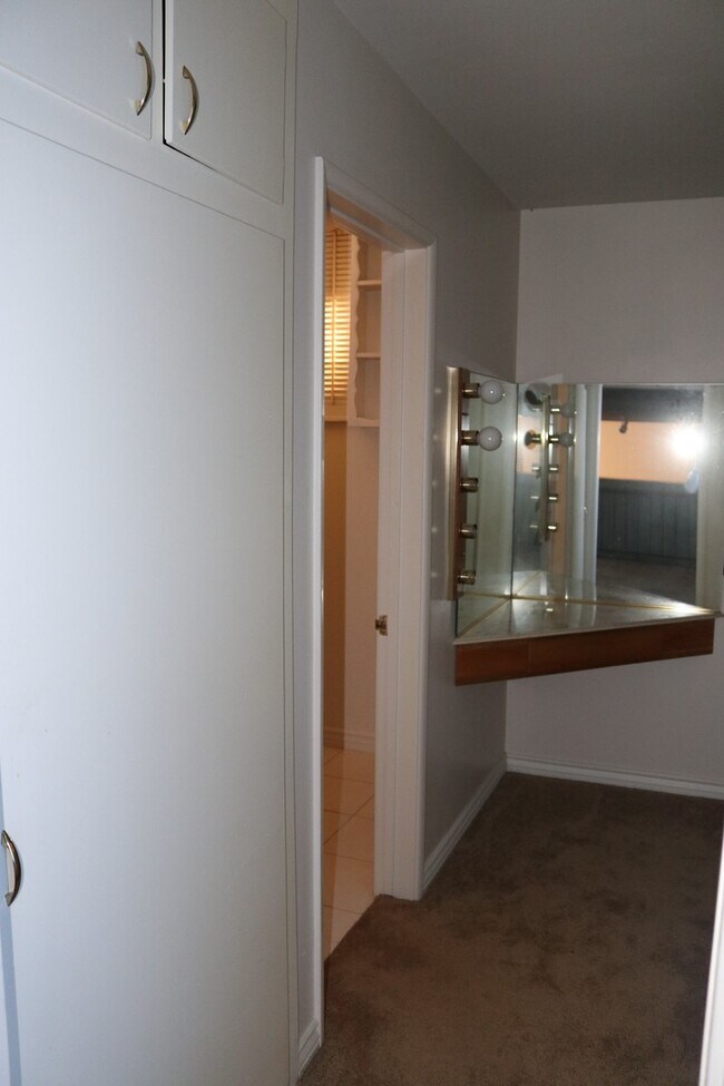 Building Photo - 19275 Symeron Rd