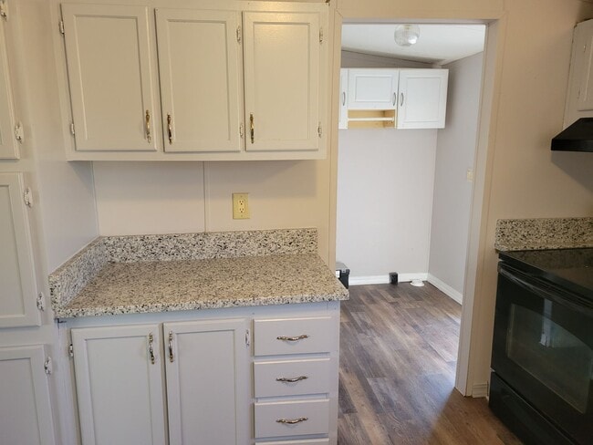 Building Photo - Charming and Peaceful Private Home with Granite Countertops & Wooded Views