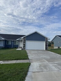 Building Photo - 143 W Ida Ln
