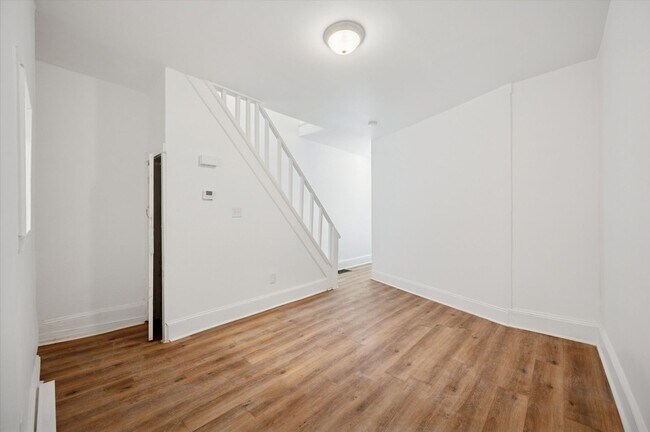 Building Photo - 2 Bedroom House West Philly