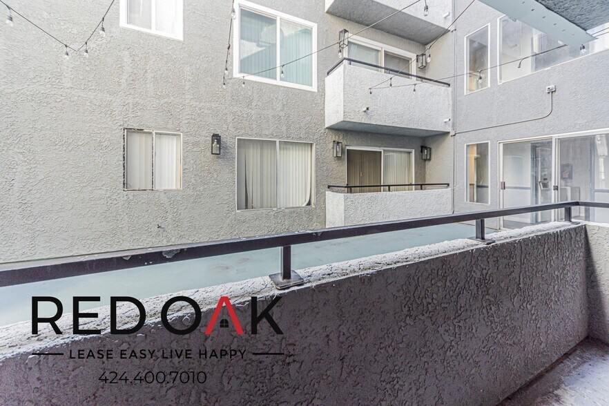 Building Photo - 11817 Victory Blvd