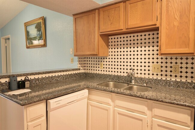 Building Photo - 10555 Turtlewood Ct