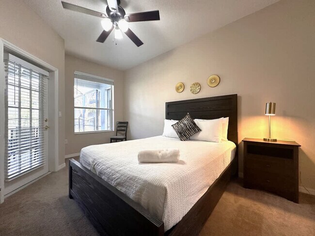 Building Photo - 160 Minniehaha Cir