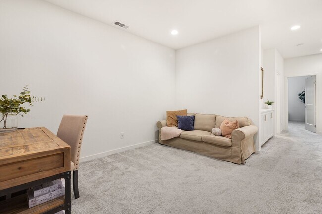 Building Photo - 122 Red Brick Dr