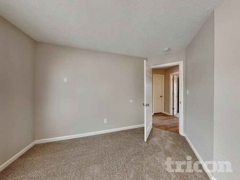 Building Photo - 241 Huntington Dr