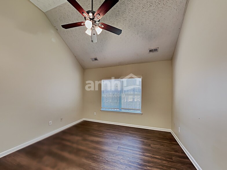 Building Photo - 1130 Saint Phillips Ct