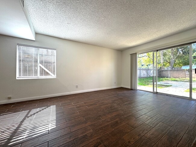 Building Photo - 3 Bedroom House in Sherman Oaks!
