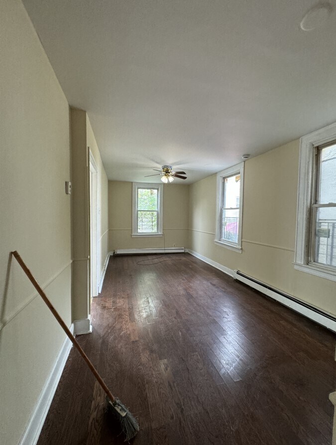 Unit 1L - 60 Wilkinson Ave