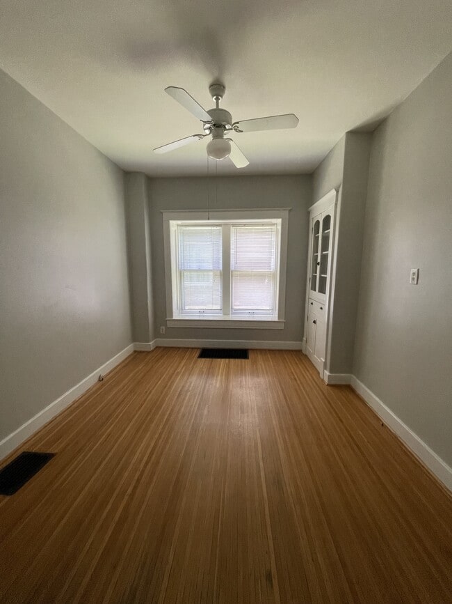 Building Photo - 2177 Baringer Ave