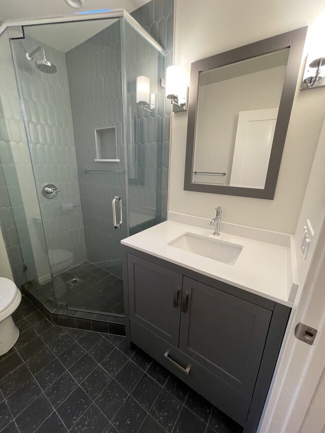 Newly renovated bathroom - 3146 Rowena Ave