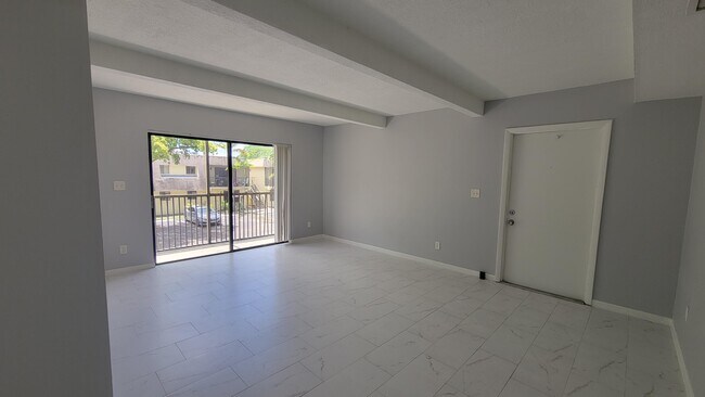 Building Photo - 1045 S Flagler Ave