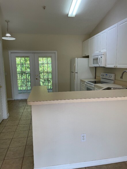 Building Photo - 145 Reserve Cir