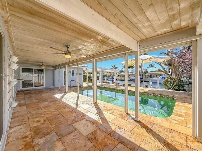 Building Photo - 2770 NE 8th Ct