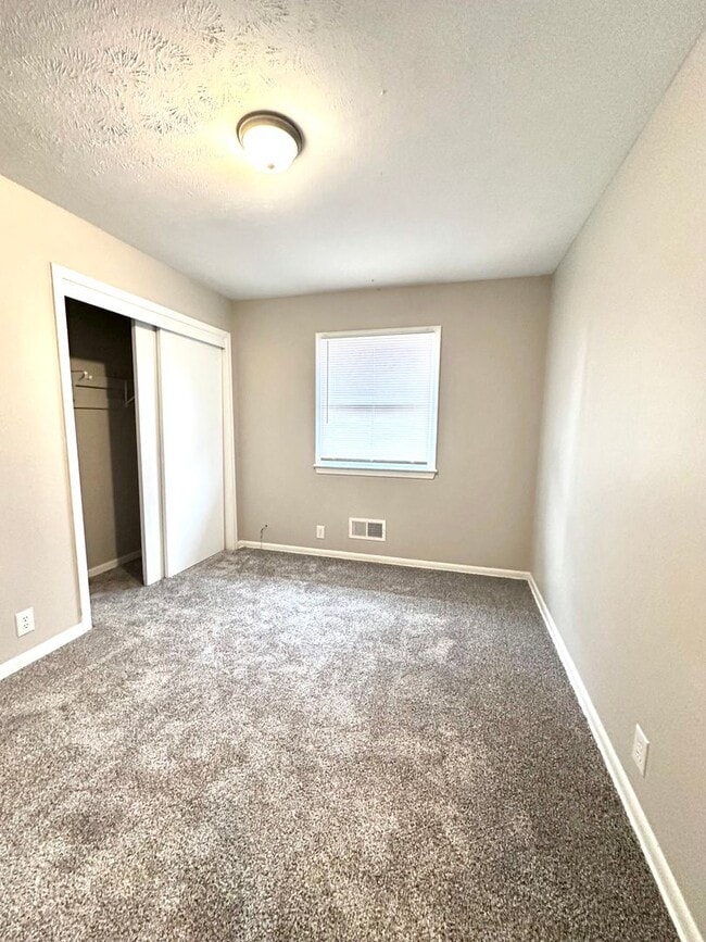 Building Photo - ? Beautifully Updated Home in Hummingbird Hill ?