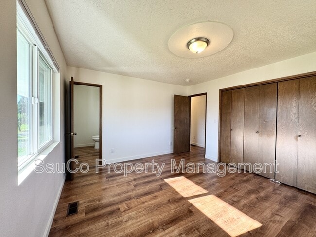 Building Photo - 21965 NW Phillips Rd