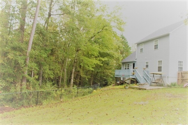 Building Photo - Staff Favorite.