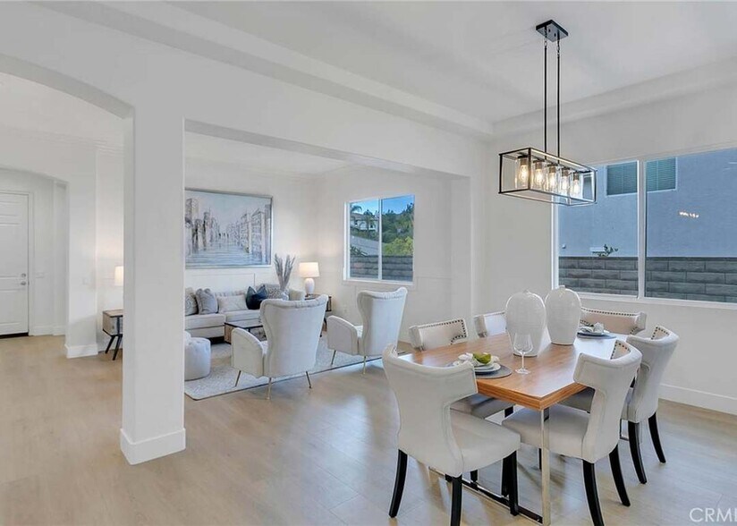 Building Photo - 24942 Greensbrier Dr