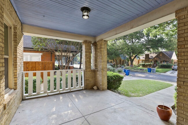 Building Photo - 5807 Vickery Blvd