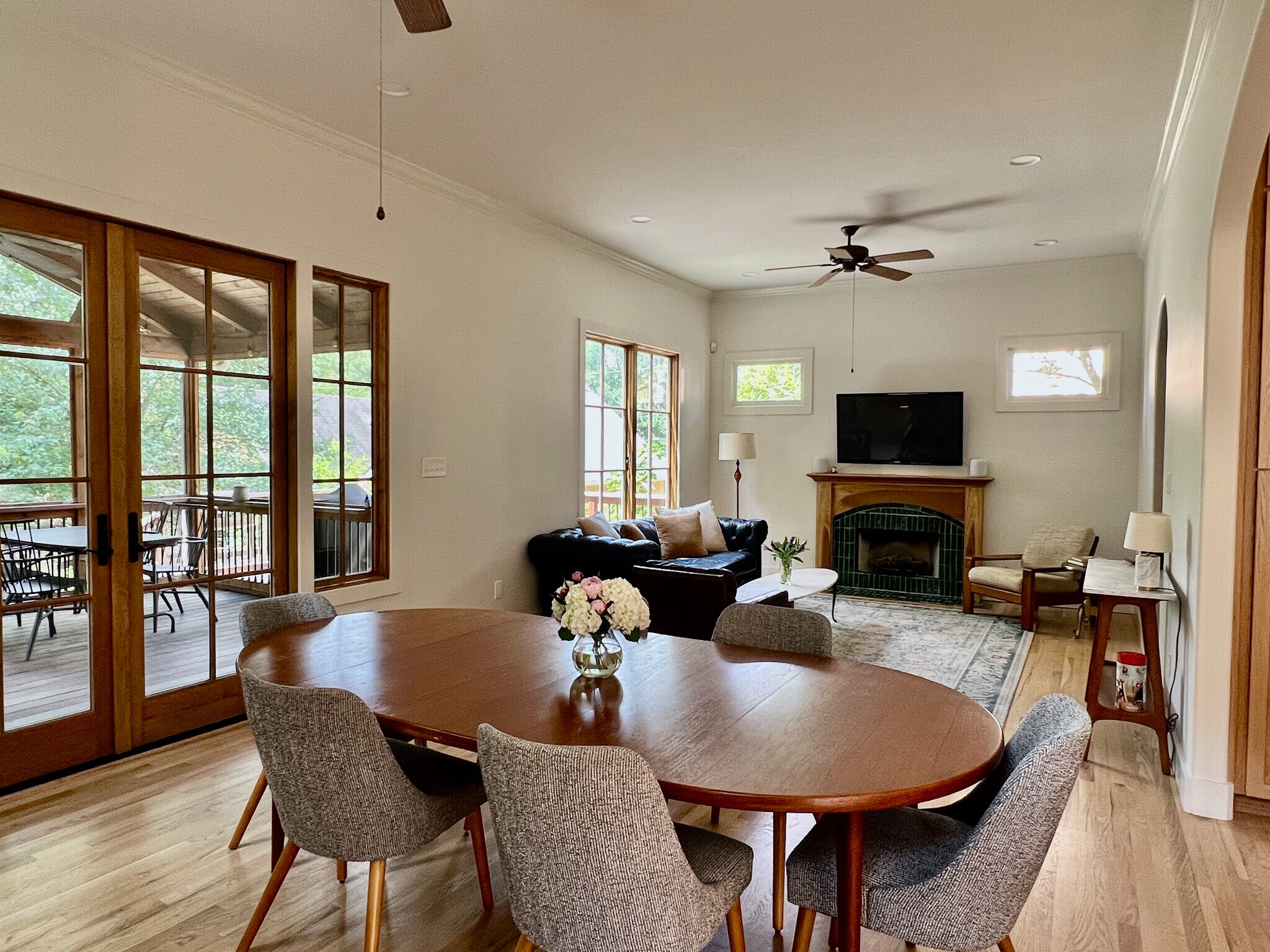 Dining and Living - 347 Ormond St SE
