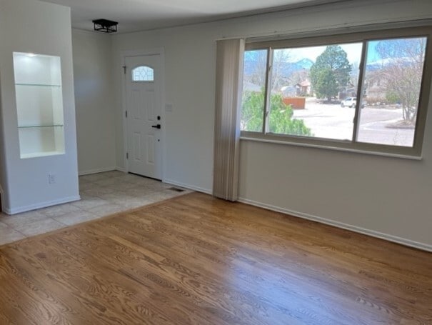 Building Photo - 5303 Meadowgreen Dr