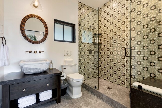 Building Photo - 6711 Wandermere Rd