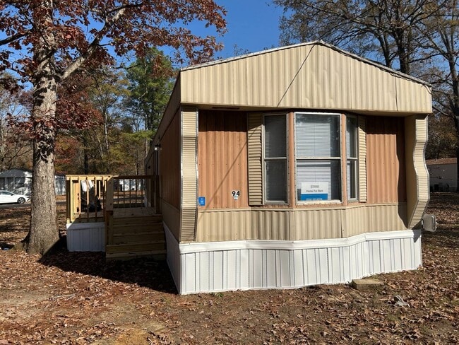 Building Photo - 94 White Oak Village