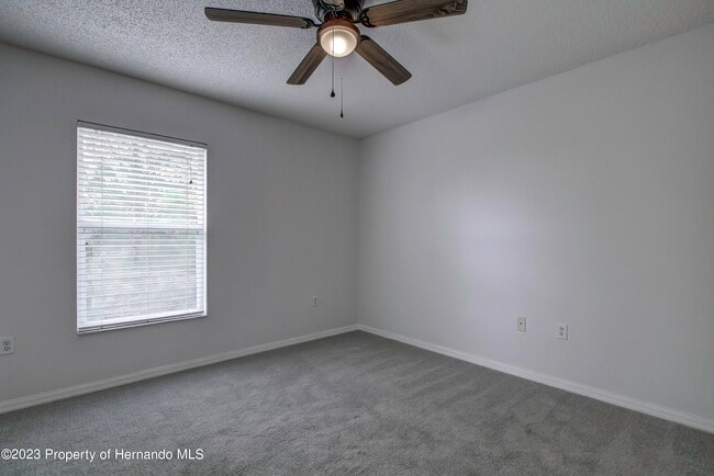 Building Photo - 6322 Grapewood Rd