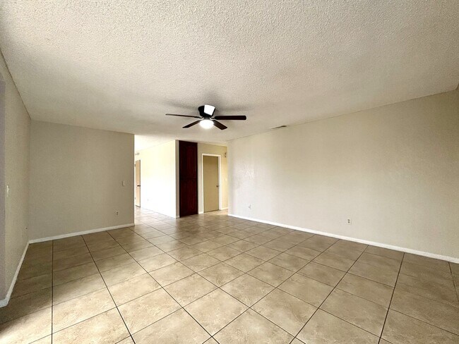 Building Photo - AVAILABLE NOW!!! !! UNFURNISHED 3 Bedroom 2 Bath Pool Home in Desert Hot Springs!