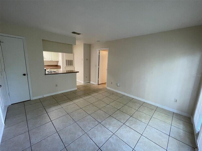 Building Photo - 10207 N Alafaya Trail