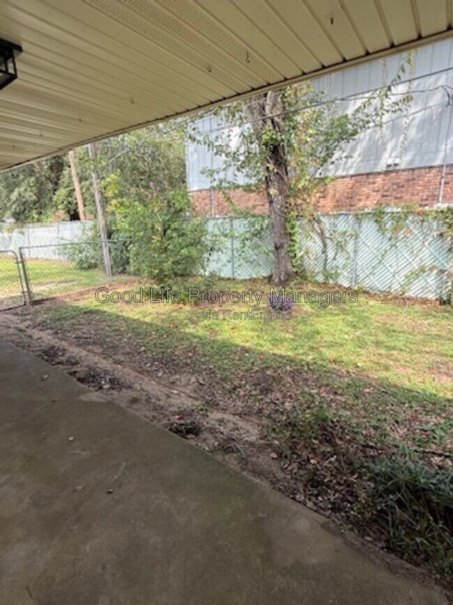 Building Photo - 3751 E Olive Rd