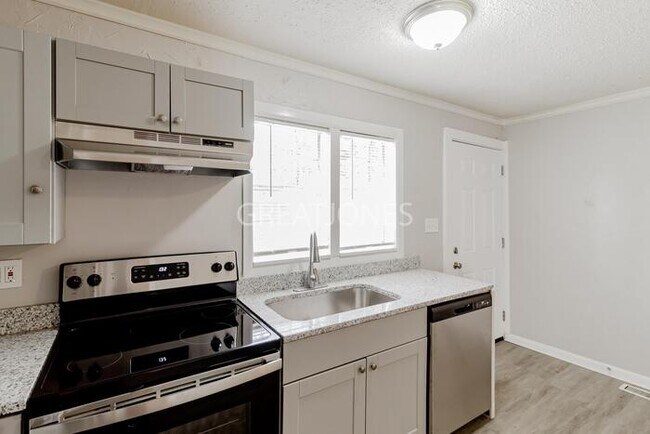 Building Photo - 310 Brown Pl