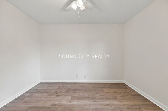 Building Photo - 4113-A Hunting Dr-