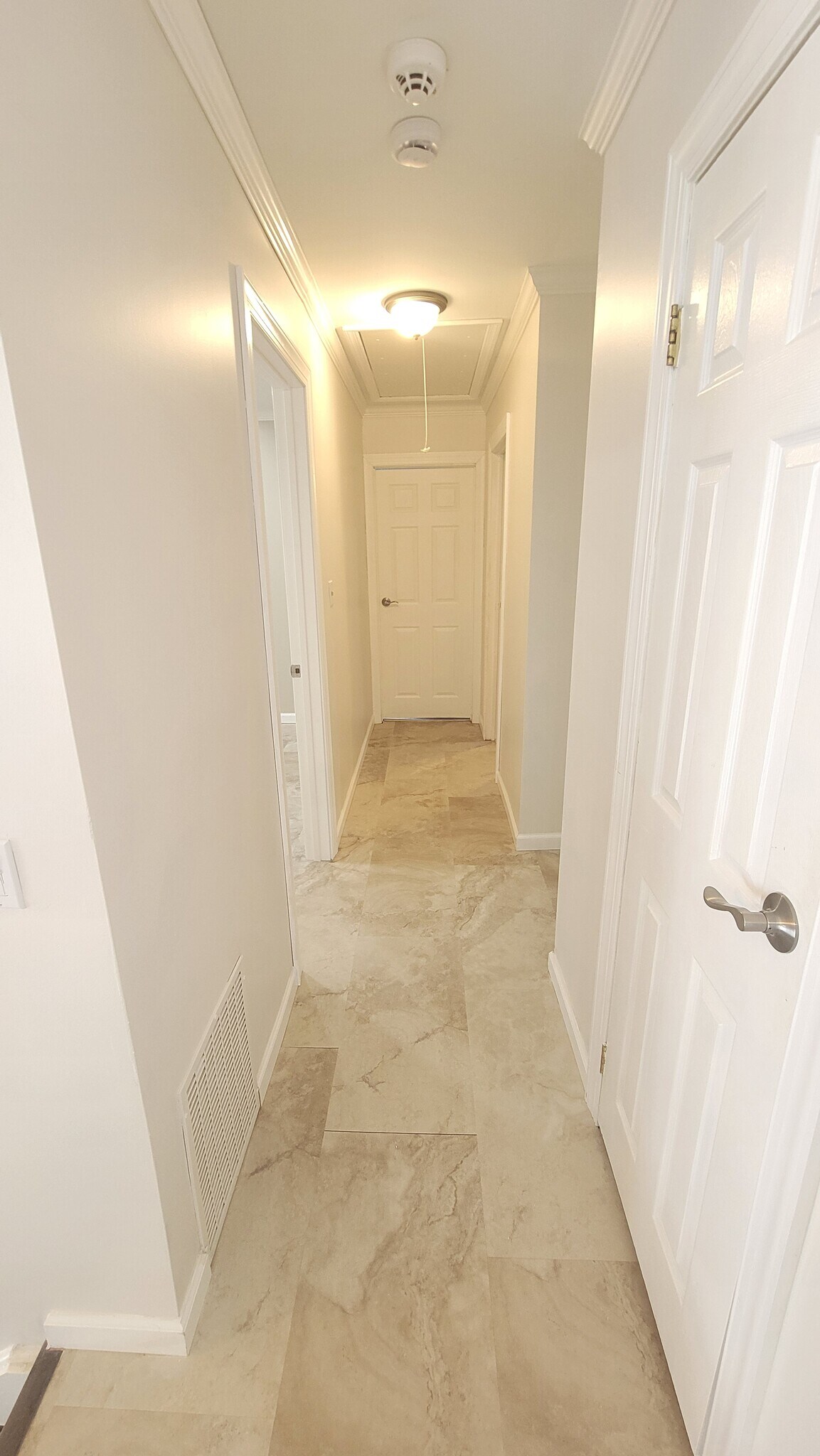 Building Photo - 15 Windsor Rd