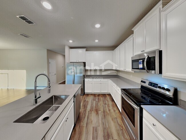 Building Photo - 123 Edge Pk Trl