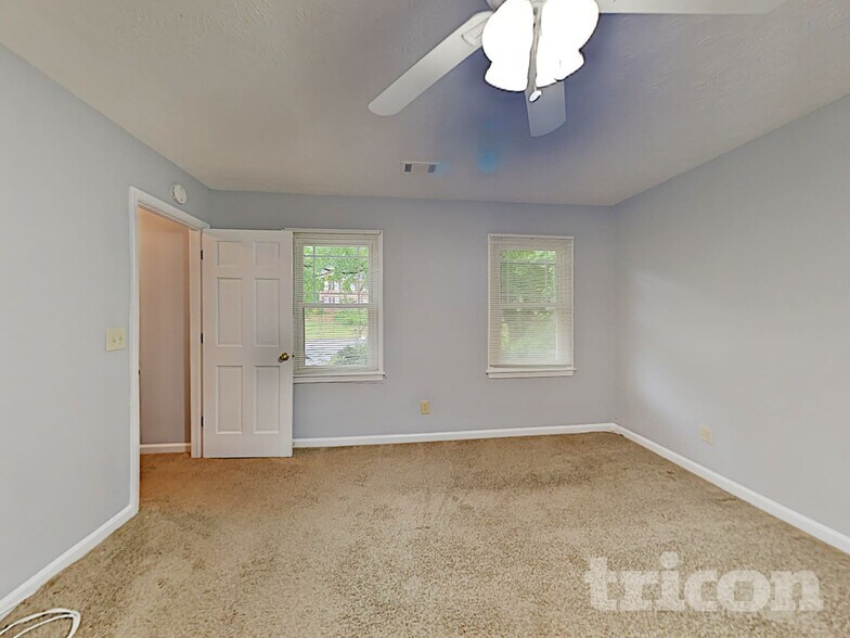 Building Photo - 215 Comstock Ct