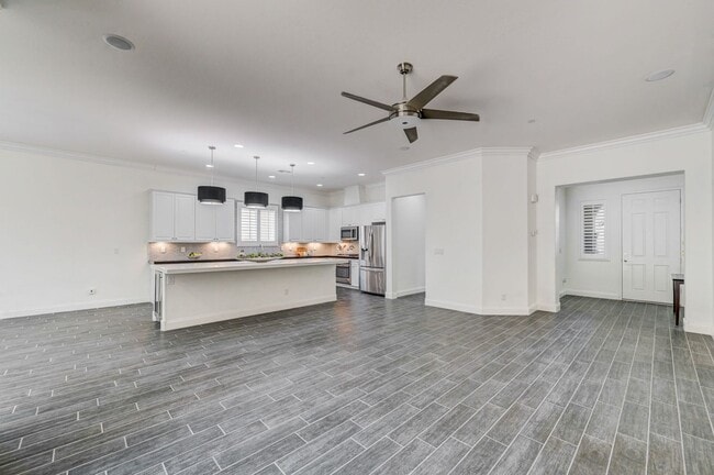 Building Photo - Luxury Single Story 3 Bedroom!