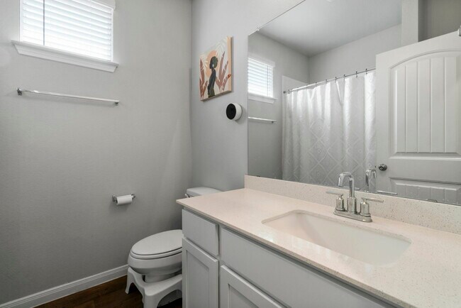 Building Photo - 212 Apache Plum Dr