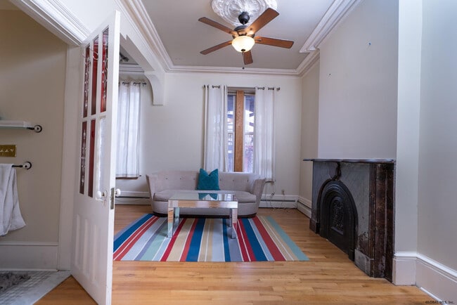 Building Photo - 279.5 Hudson Ave