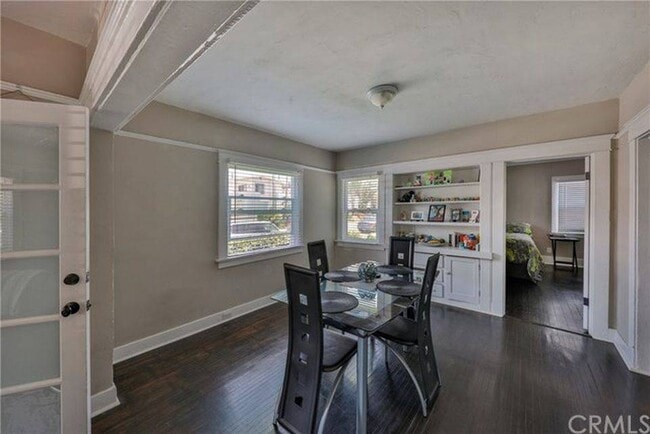 Dining room - 1530 E 5th St