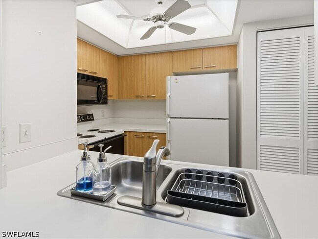 Building Photo - 13264 White Marsh Ln