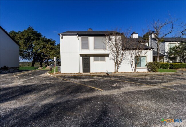 Building Photo - 1101 Parkview Dr
