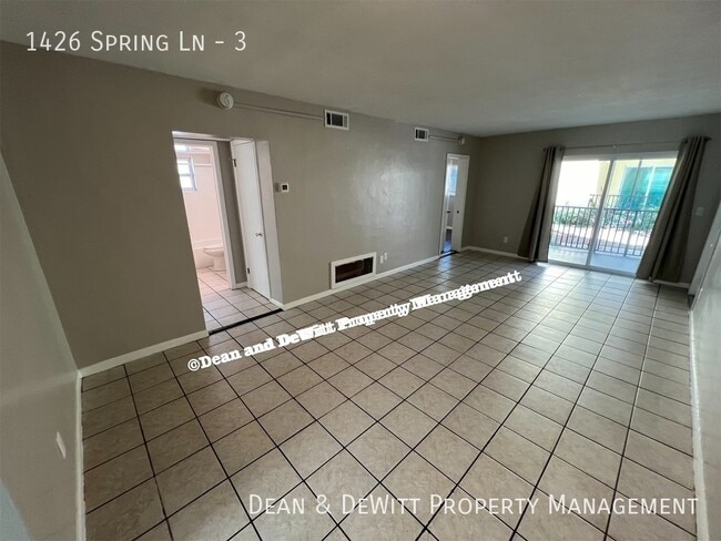 Building Photo - 1426 Spring Ln
