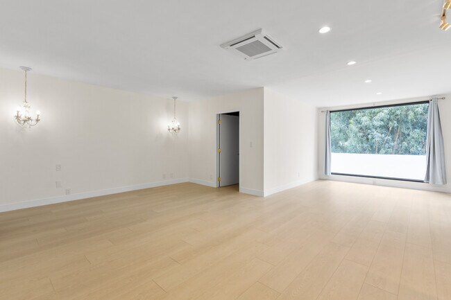 Building Photo - 9572 Stuart Ln