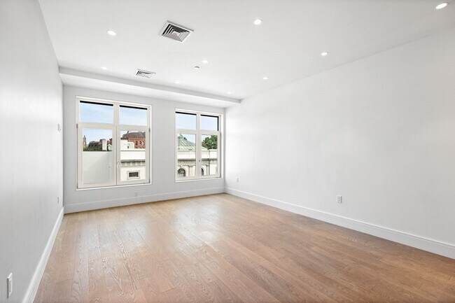 Building Photo - 67 Walnut Pl